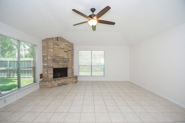 Building Photo - 2303 Old Dixie Dr