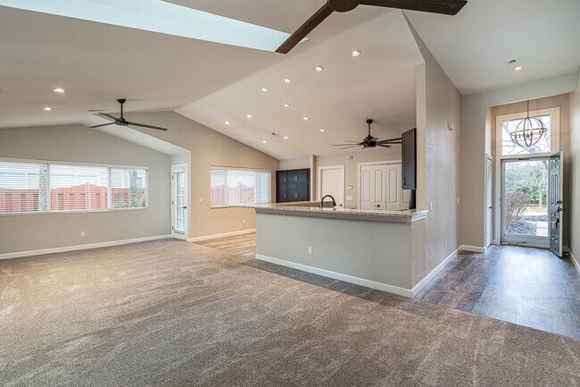 open kitchen plan / large breakfast bar - 746 Hilltop Ln