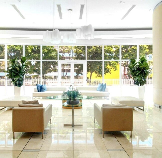 Building Photo - 2101 Brickell Ave