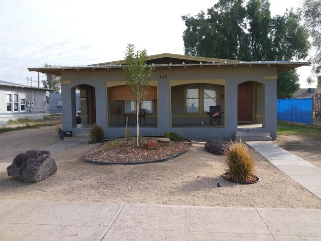 Building Photo - 425 N 18th Dr