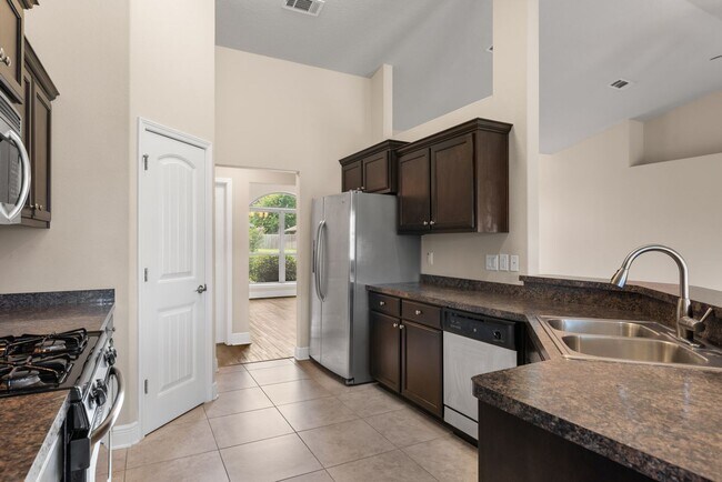 Building Photo - 4599 Belvedere Circle