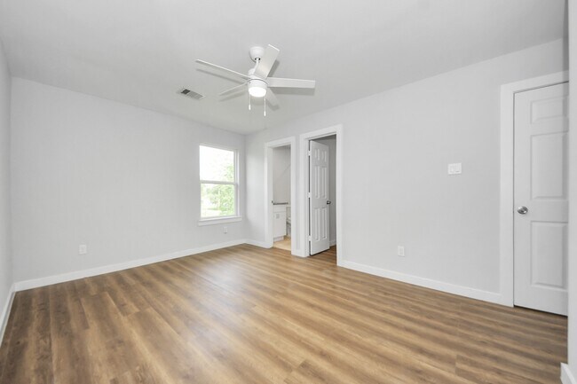Building Photo - 6617 Bacher St