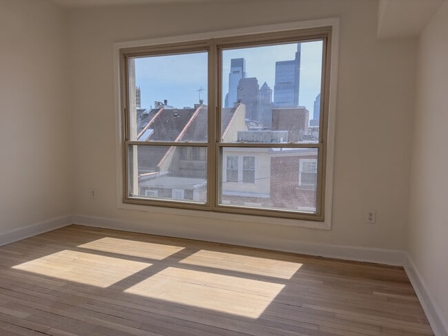 Building Photo - 1936 Green St