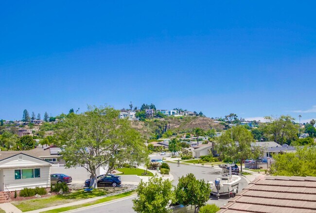Building Photo - Wonderful SINGLE FAMILY HOME in DEL CERRO