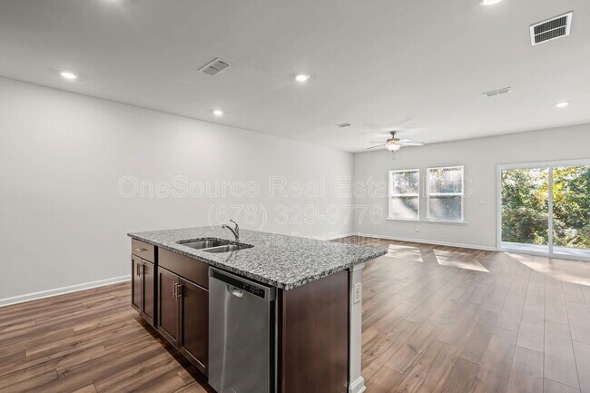 Building Photo - 1635 Villageside Ct