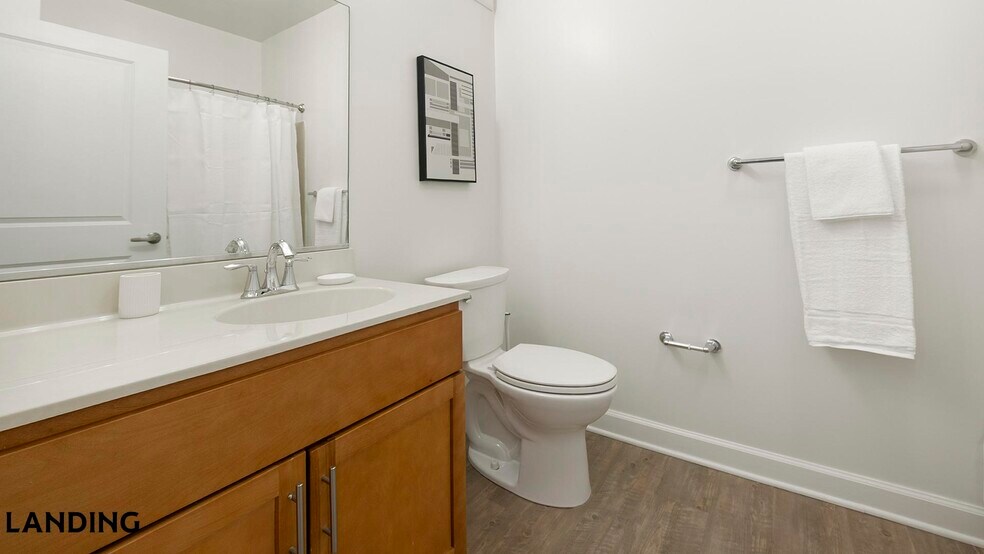 Building Photo - 909 Mansion Dr