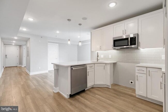 Building Photo - 419 W Cumberland St