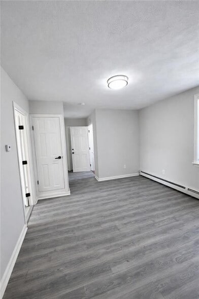 Building Photo - 71 E George St