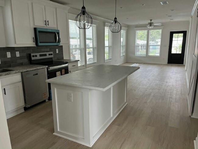 Building Photo - 112 Tahitian Dr