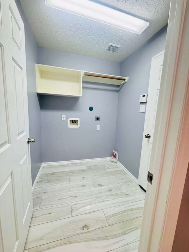 Building Photo - 12719 Great Sands Dr