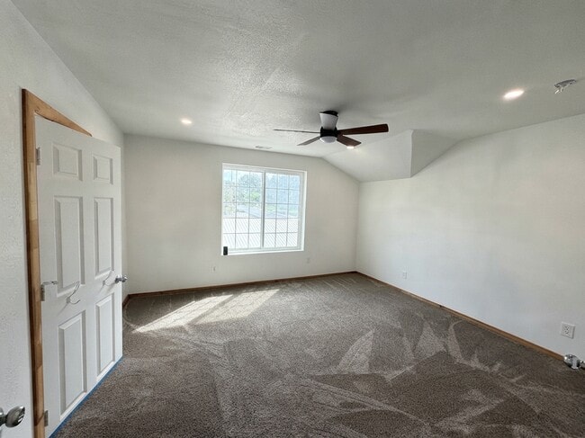 Building Photo - 110 E 300 S