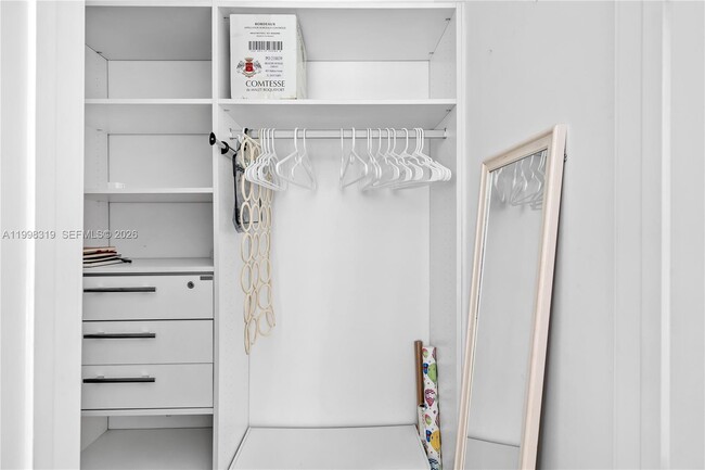 Building Photo - 435 Hampton Ln