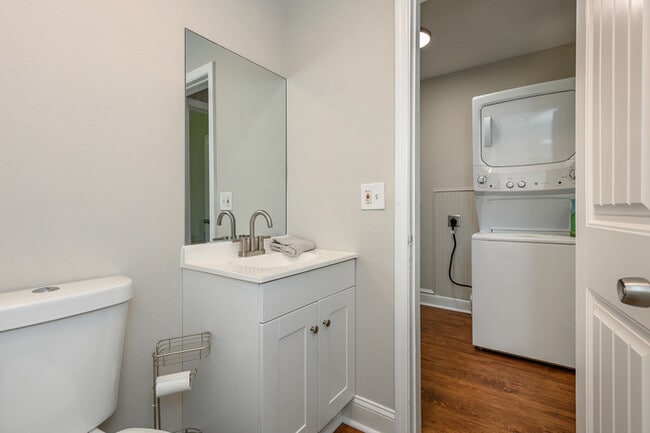 Building Photo - NEWLY RENOVATED 2 bedroom, 1 bathroom at Gilbert Townes