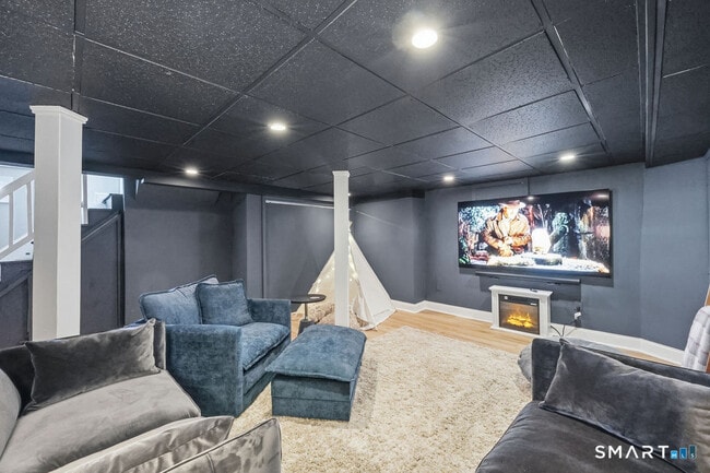 Building Photo - 82 Miller Ave