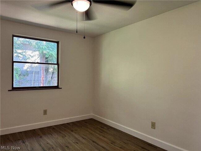 Building Photo - 3601 Beaumont Dr