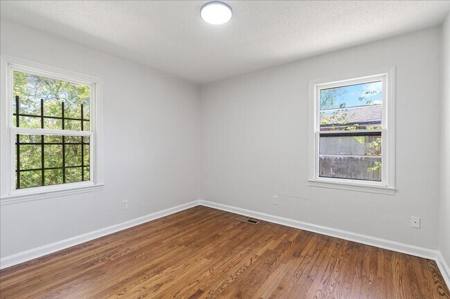 Building Photo - Newly renovated 3bed 1beath for rent!