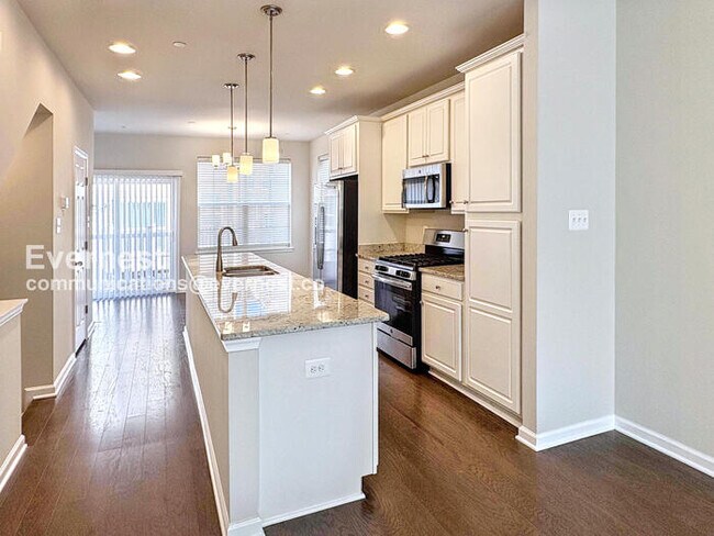 Building Photo - 7113 Rowlock Aly