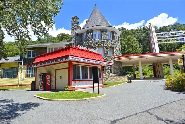 Building Photo - INCREDIBLE 6BR Home in Cabin John. Priced ...