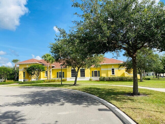 Building Photo - 9553 Seaspray Dr