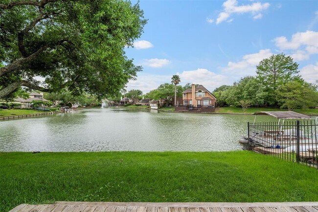 Building Photo - 1123 Misty Lake Dr