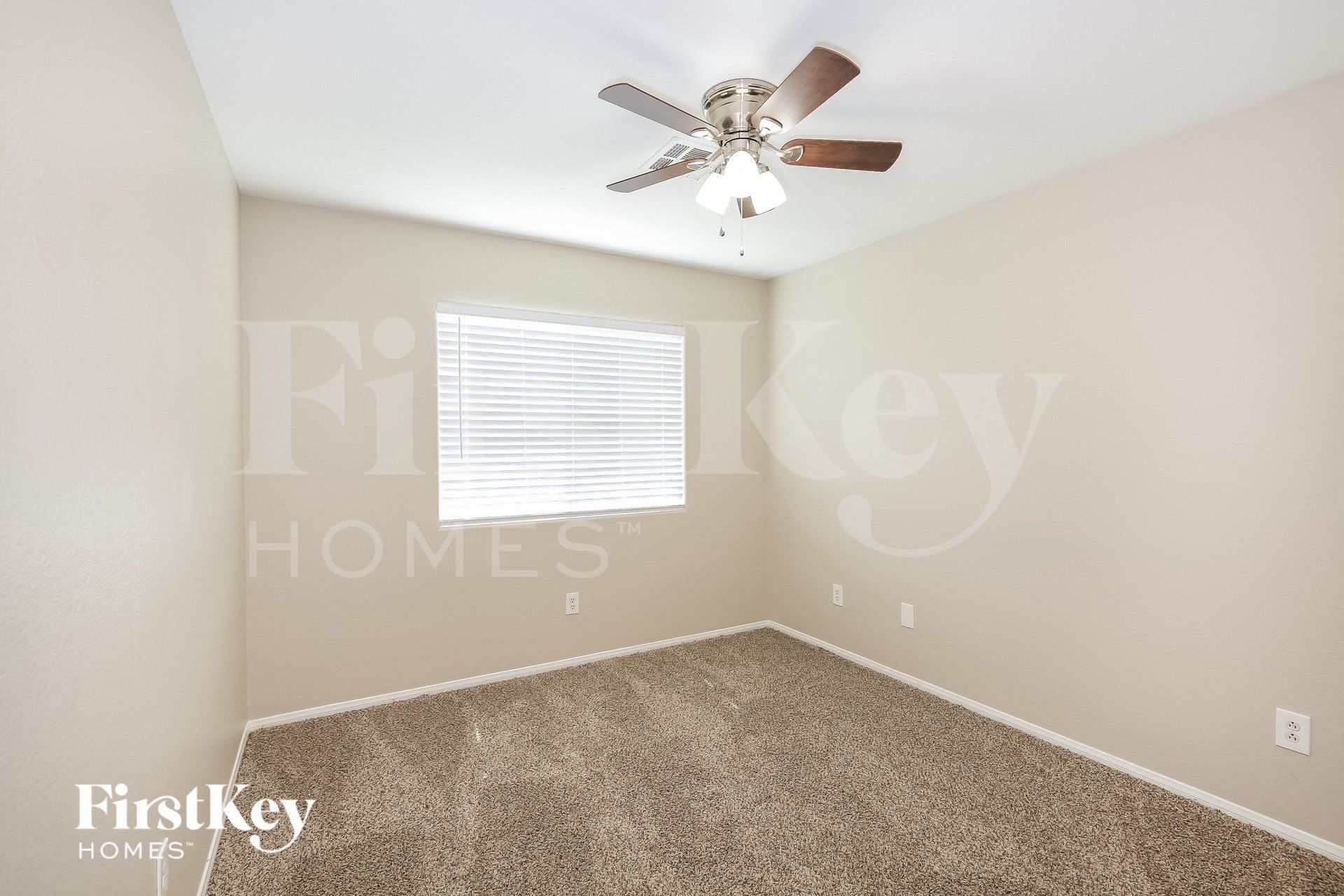 Building Photo - 420 Orchid Oasis Ave