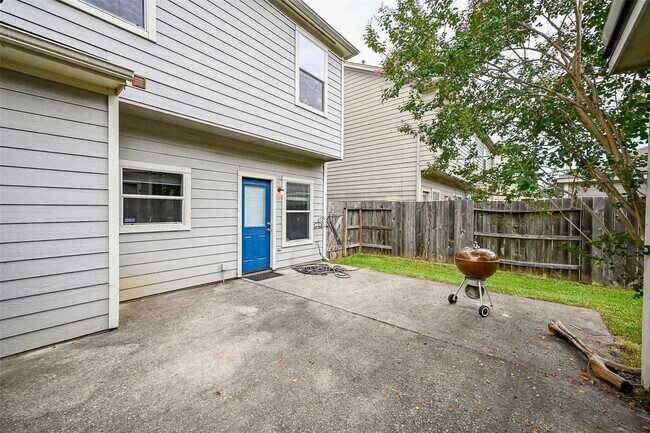 Building Photo - 23850 Pebworth Pl