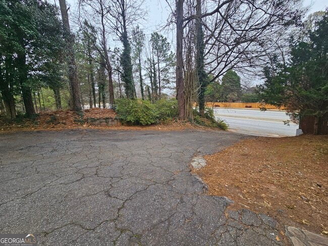 Building Photo - 1252 Lawrenceville-Suwanee Rd