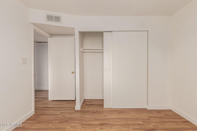 Building Photo - 4001 S 45th St