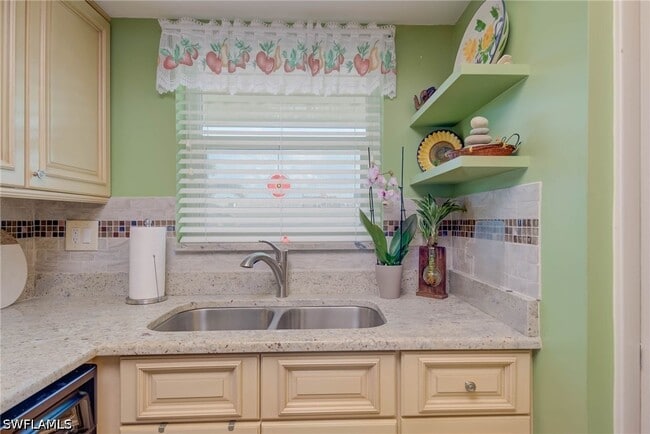 Building Photo - 325 Charlemagne Blvd