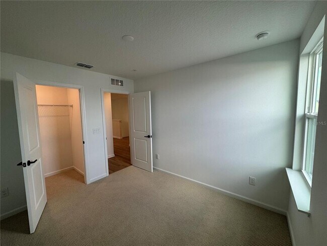 Building Photo - 1667 Eaglehurst Ln