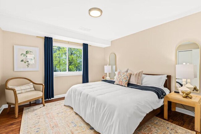 Building Photo - 18435 Sharon Ln