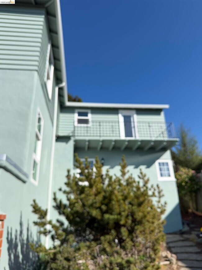 Building Photo - 83 Alamo Ave