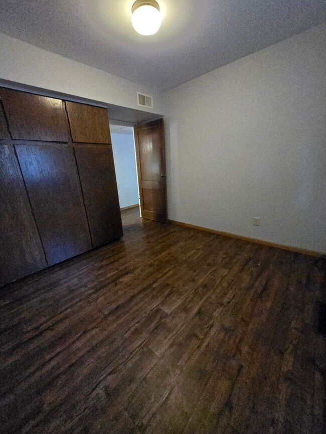 Building Photo - Cozy 3 Bedroom on Corner lot