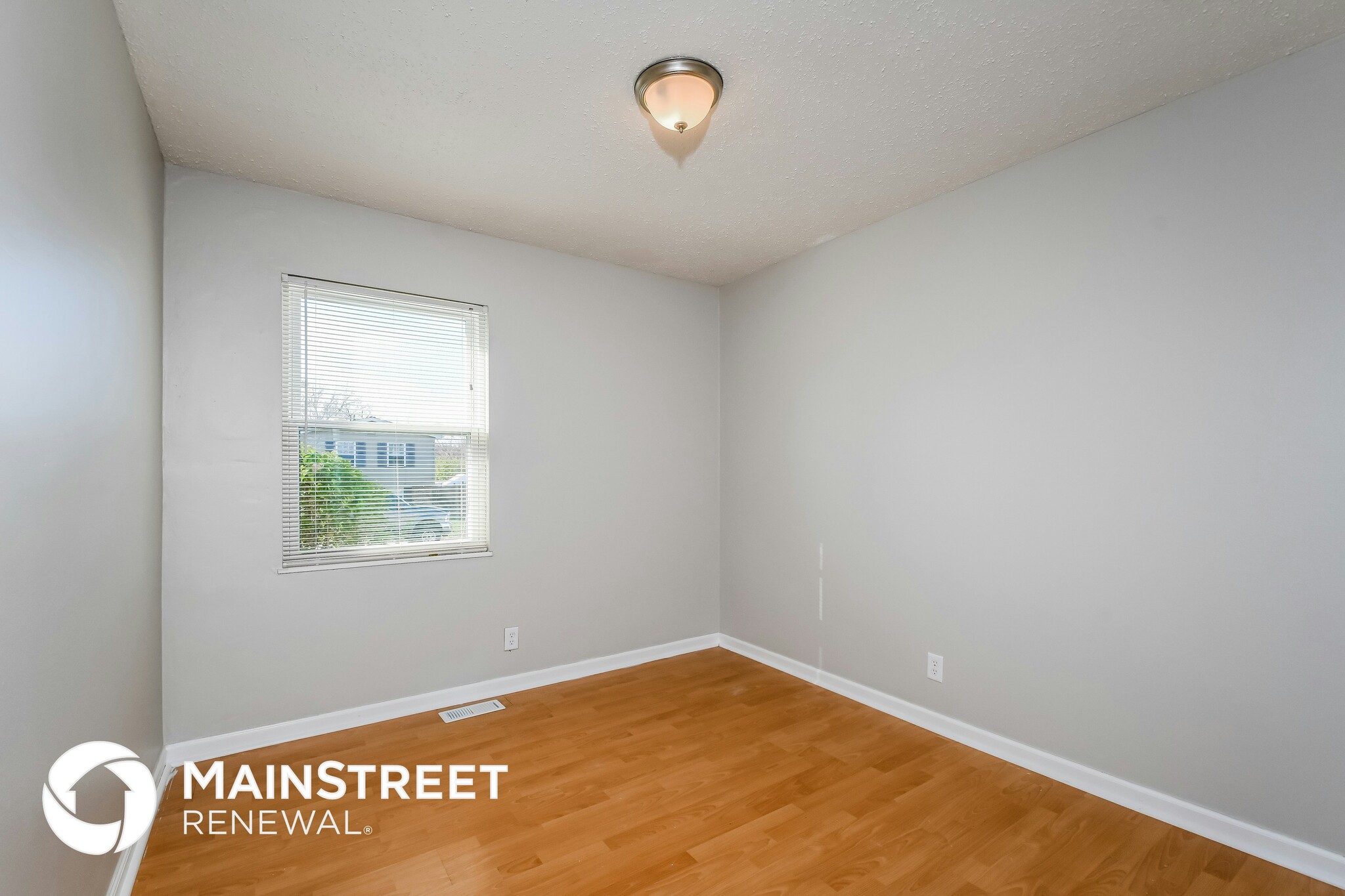 Building Photo - 1716 Springhill Dr