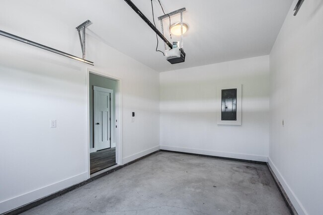 Building Photo - 171 Marbella Cir