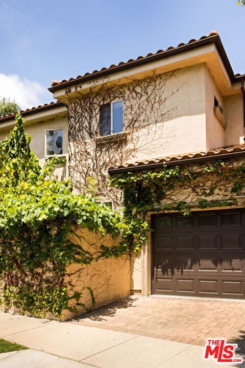 Building Photo - 4822 Valjean Ave