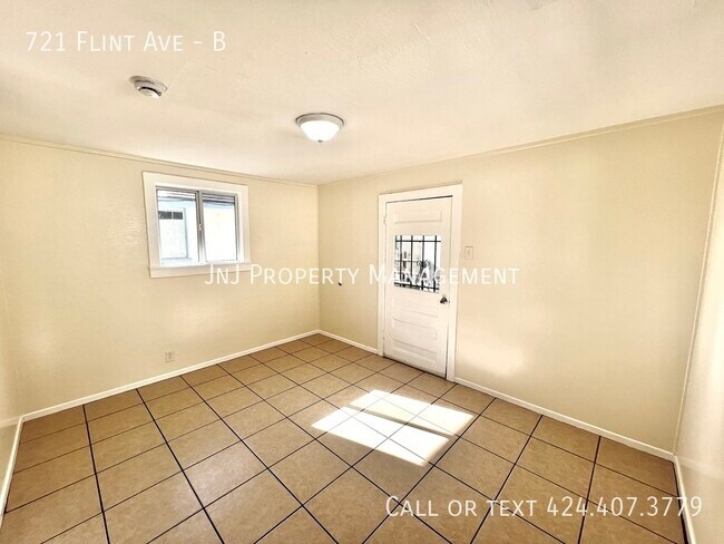 Building Photo - 721 N Flint Ave