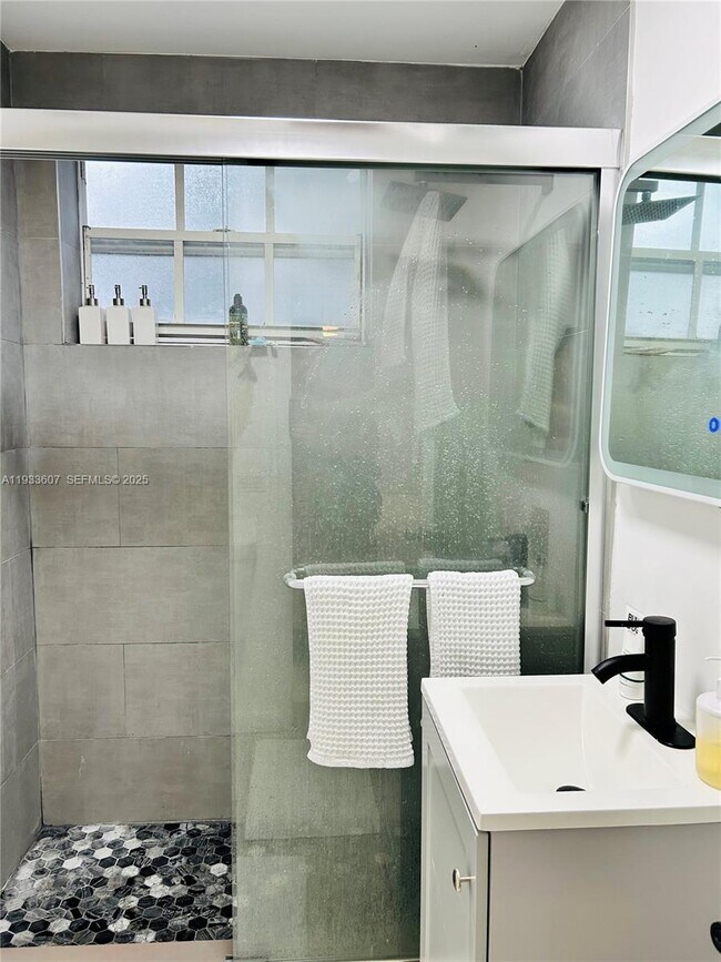 Building Photo - 717 Española Wy