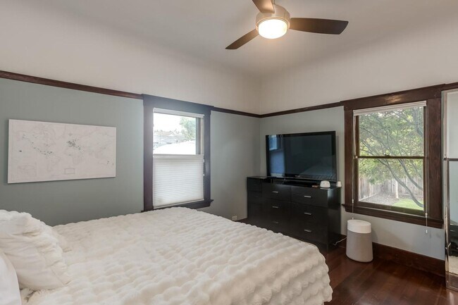 Building Photo - Charming Upgraded 2 Bedroom 2 Bath Rose Garden Home