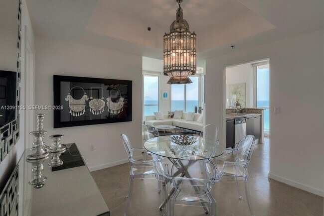 Building Photo - 6515 Collins Ave