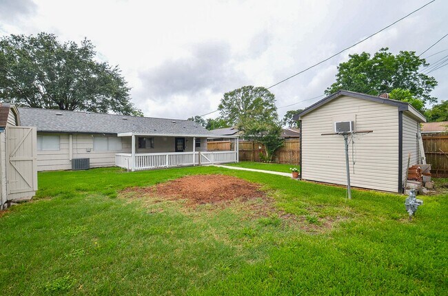 Building Photo - 6322 Clemson St