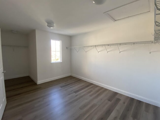 Building Photo - 1318 Moonflower Ct