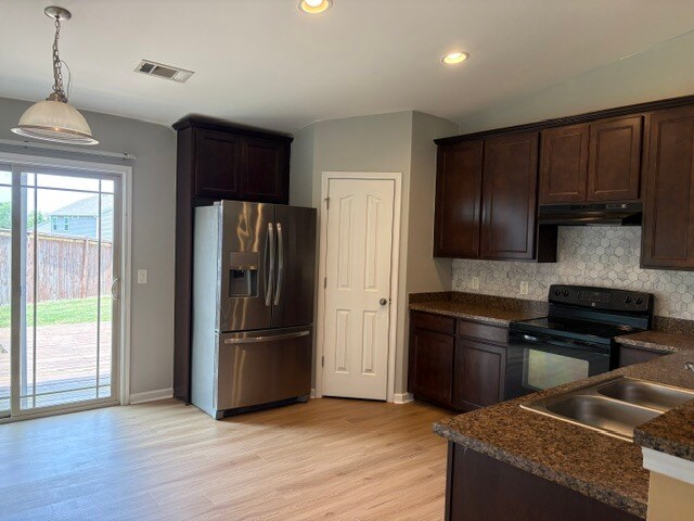 Kitchen - 101 Portland Falls Dr