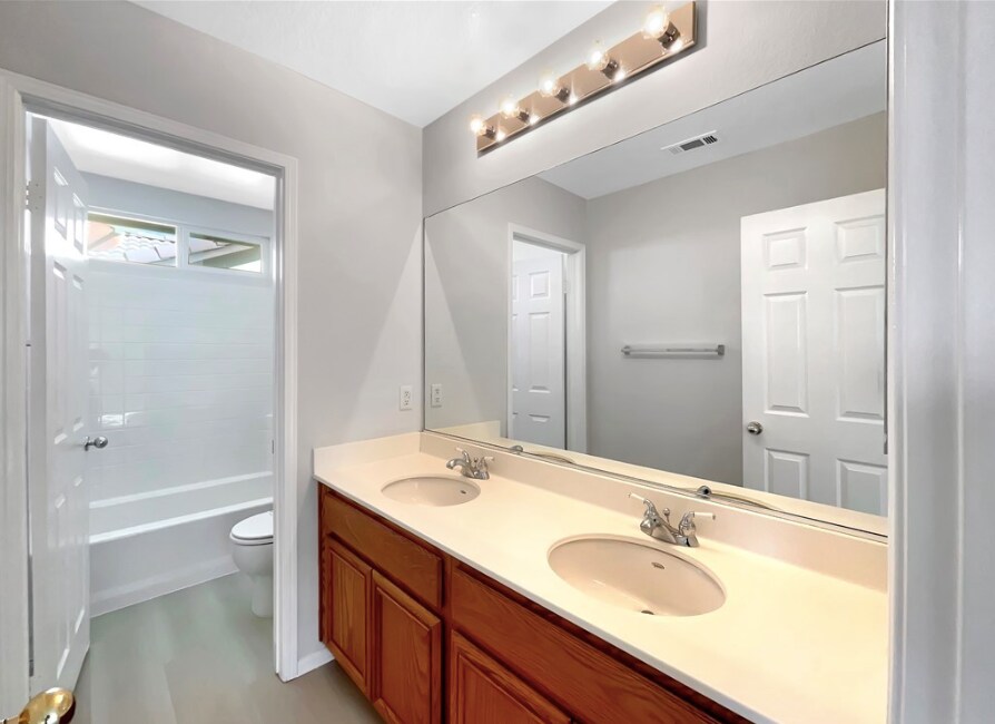 Building Photo - 37326 La Lune Ave