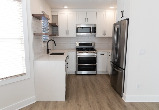 Building Photo - 713 Stevens St