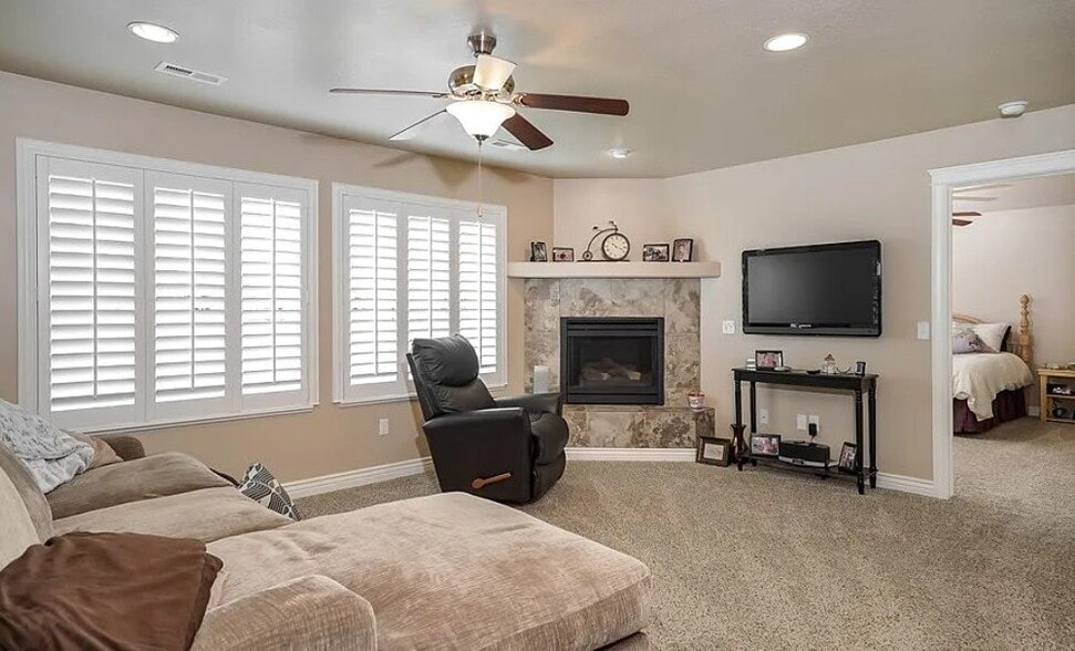 Building Photo - 790 E 200 S