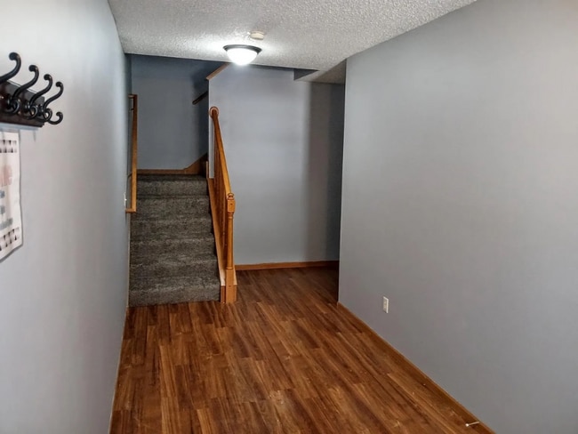 Building Photo - 670 Kingfisher Ln