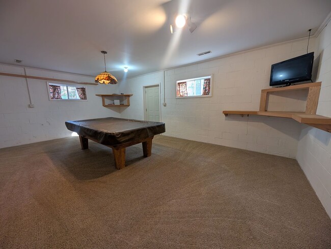 Building Photo - 8522 Croaker Rd