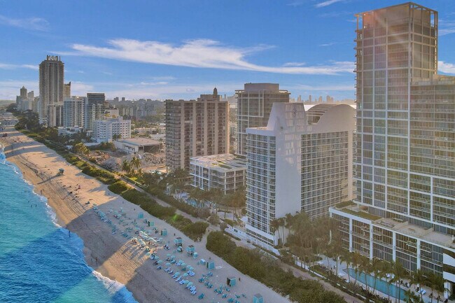 Building Photo - 6801 Collins Ave