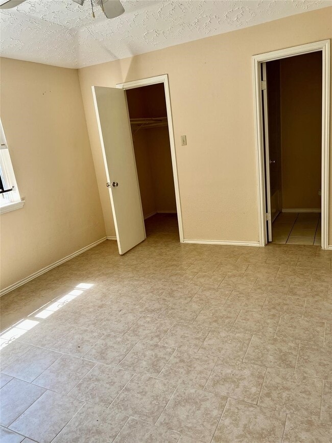 Building Photo - 11627 Cliveden Dr